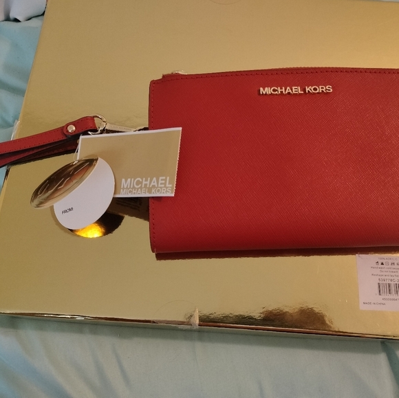 Adele Leather Smartphone Wallet - Picture 11 of 11